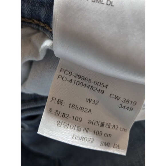 Levi's Women's Mid Length Shorts Size 32 Zip Fly Mid Rise  Blue Denim - Picture 4 of 13